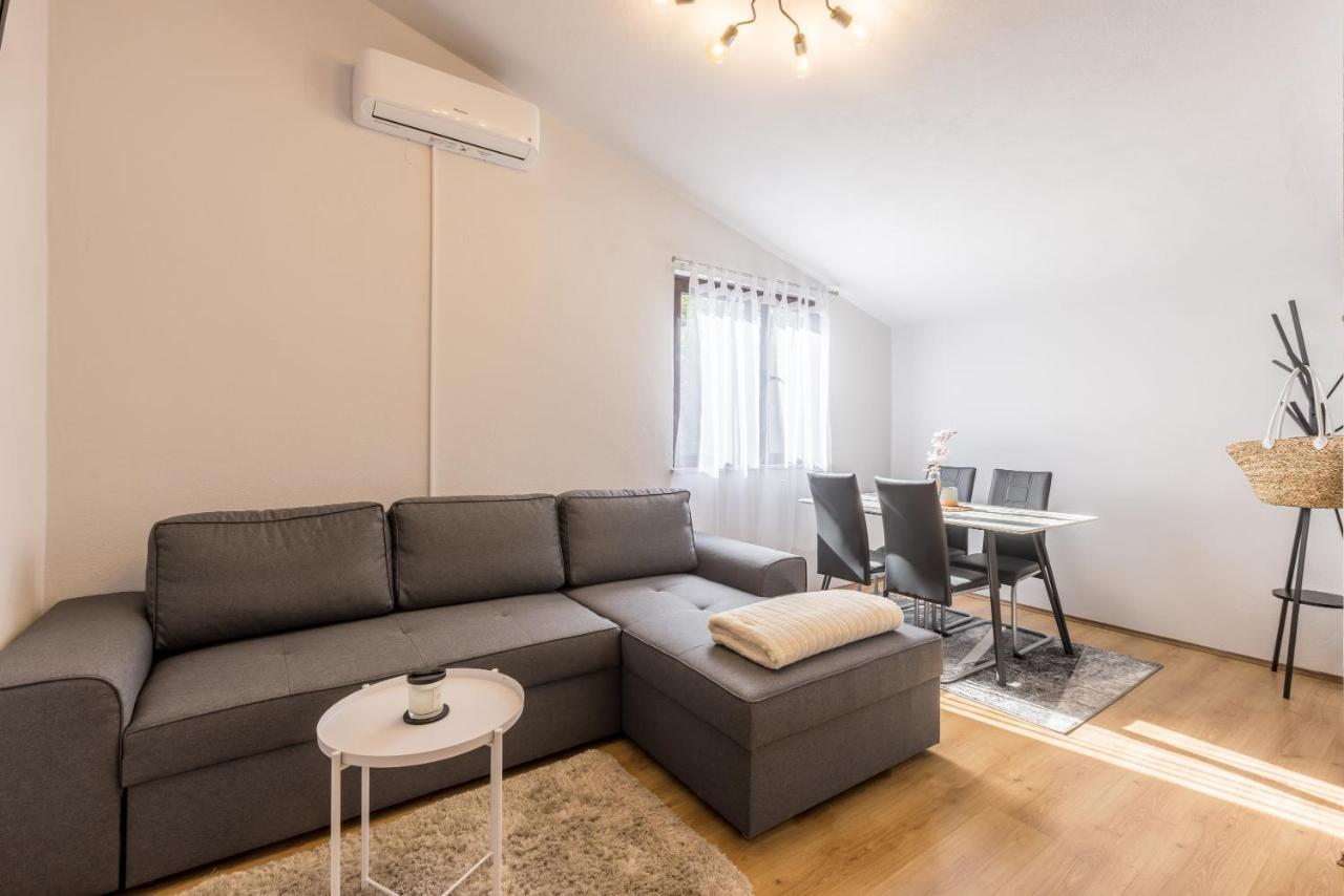 Apartment Lamaro Kastela Exterior photo